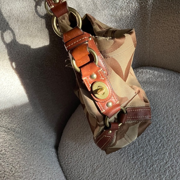 Coach Carly Signature Brown Canvas Tote ✨🍂🤍 - Picture 7 of 7